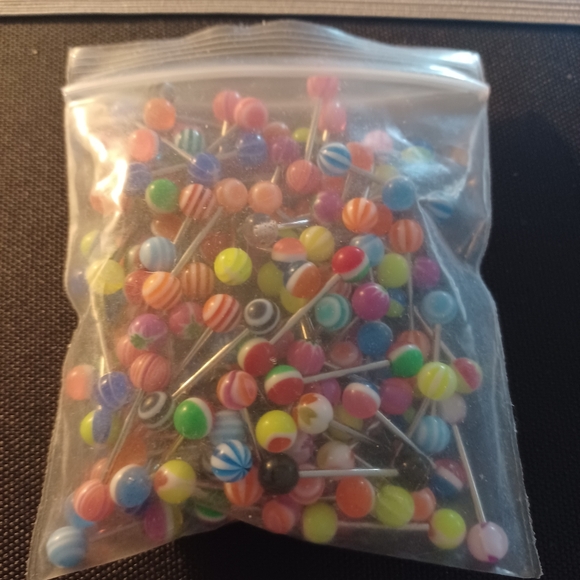 Lot of studs - Picture 2 of 3